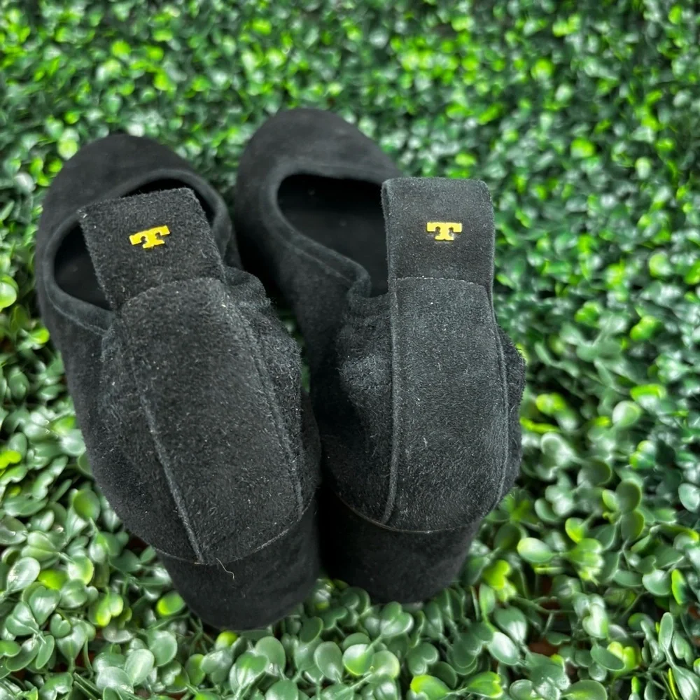 TORY BURCH THERESE BLACK SUEDE PUMPS